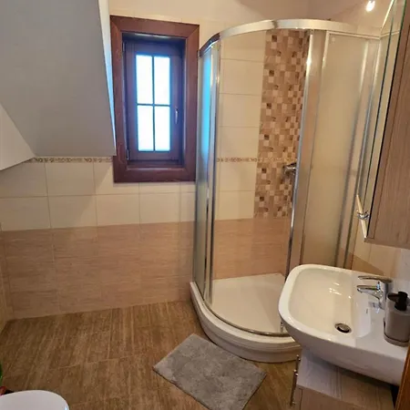 Drevenica Pod Lesom بيت للعطل